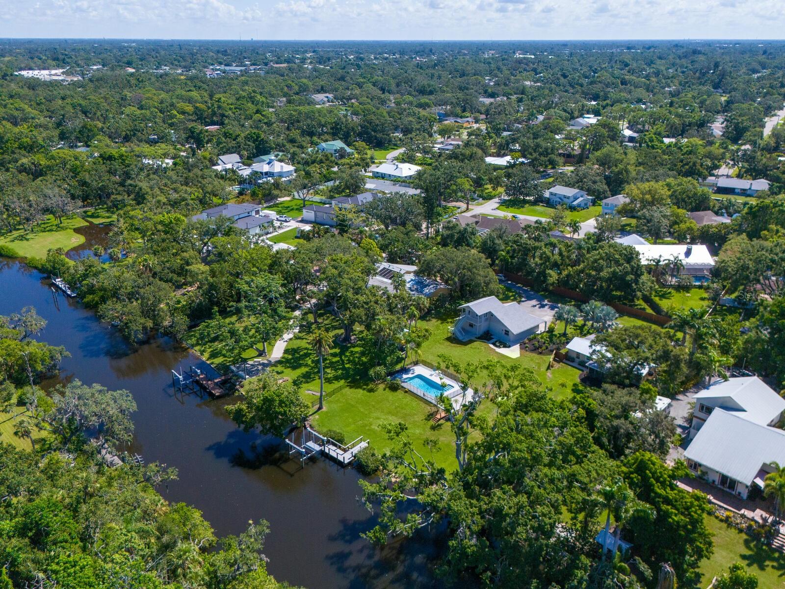 PHILLIPPI LAKE - Residential