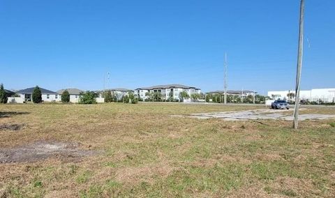 Photo of 6012 Lorraine Road, Bradenton, FL 34211 (MLS # R4910811)