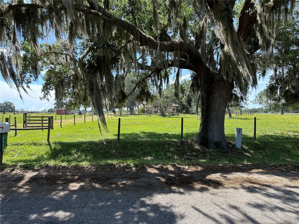 Photo of 4090 Carlton Road, Sarasota, FL 34240 (MLS # A4693583)
