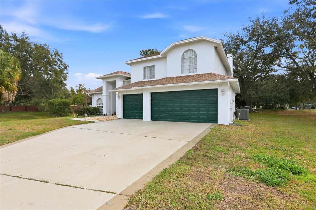 Photo of 10402 Ashley Oaks Drive, Riverview, FL 33578 (MLS # TB8526500)