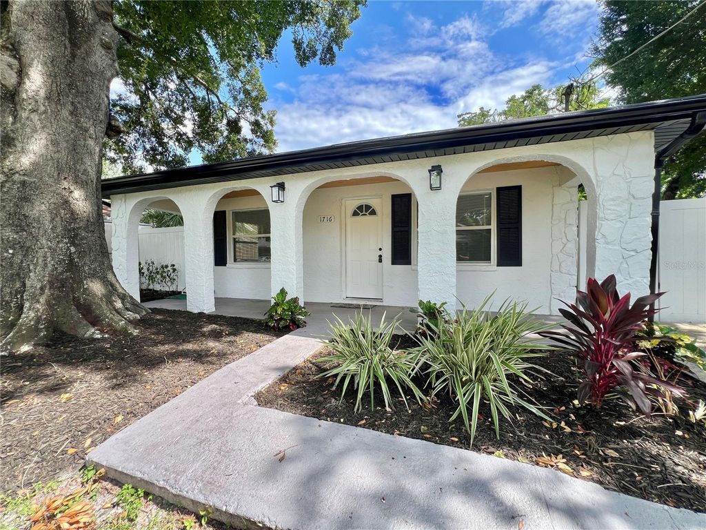 Photo of 1716 W Nassau Street, Tampa, FL 33607 (MLS # O6354390)