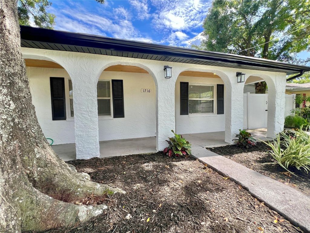 Photo of 1716 W Nassau Street, Tampa, FL 33607 (MLS # O6354390)