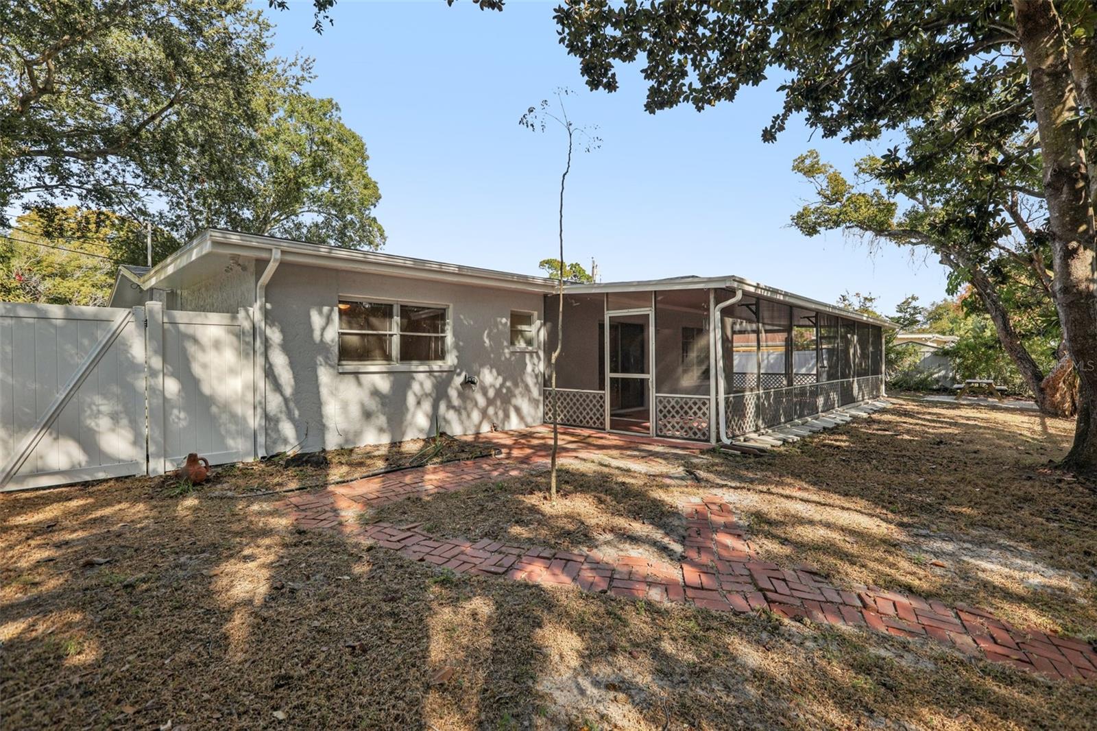 LAKE TARPON ESTATES - Residential