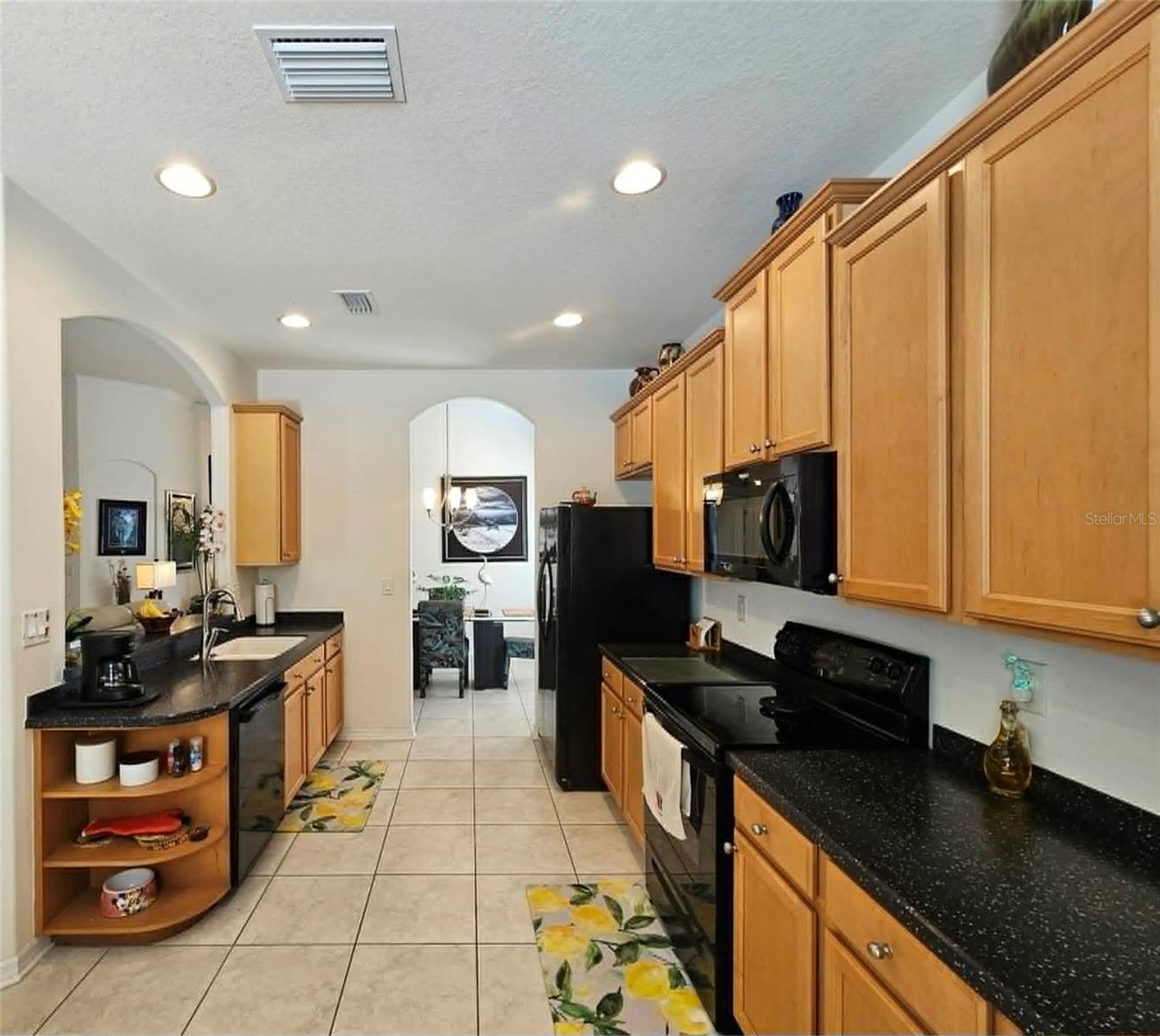 CRYSTAL LAKES - Residential