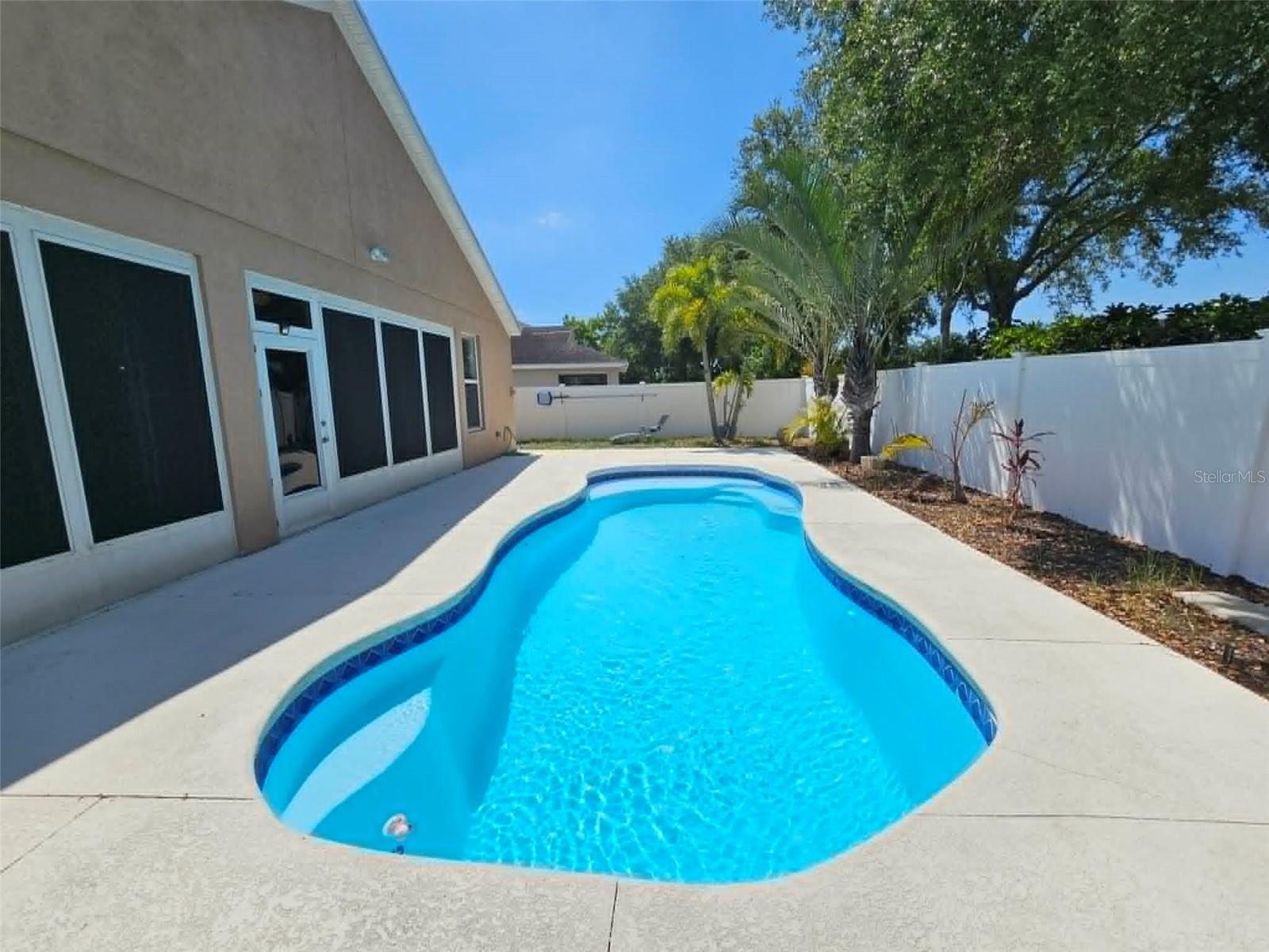 CRYSTAL LAKES - Residential