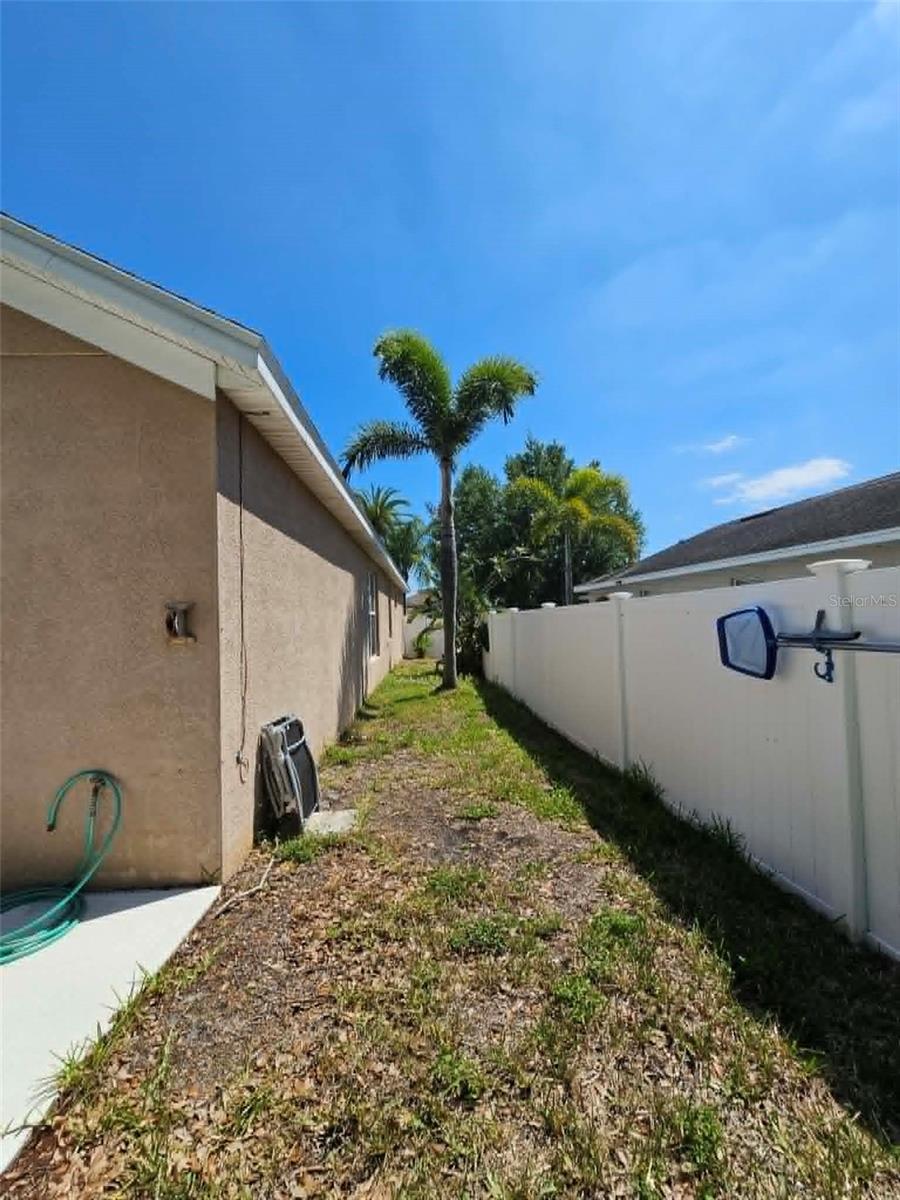 CRYSTAL LAKES - Residential