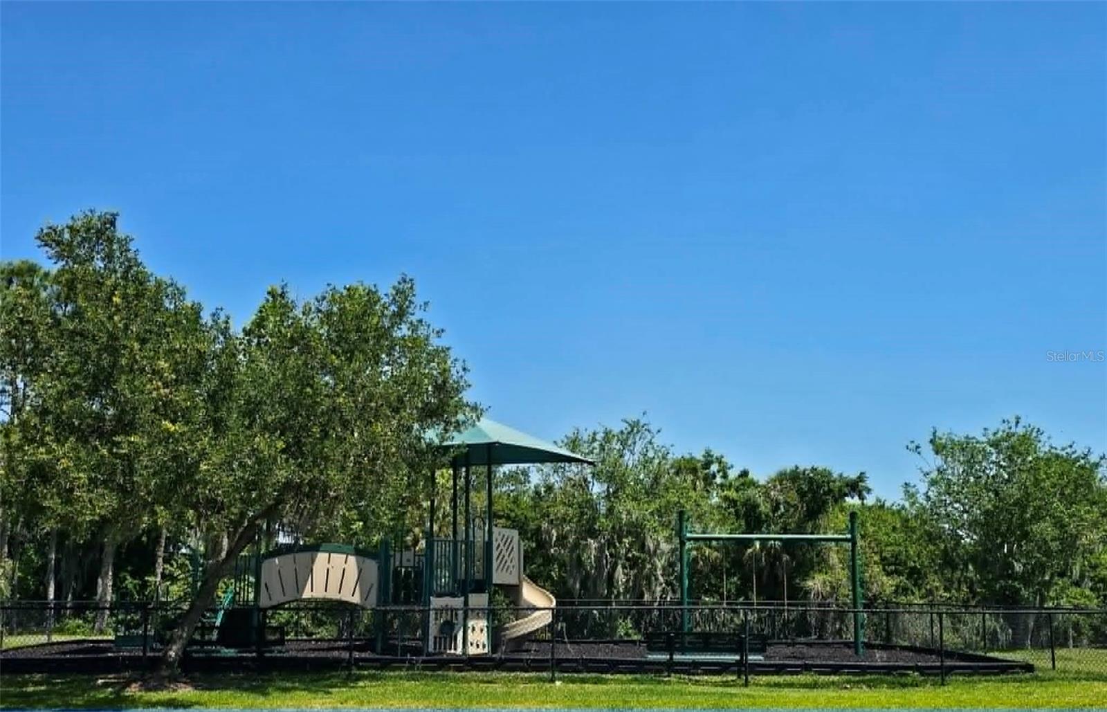 CRYSTAL LAKES - Residential