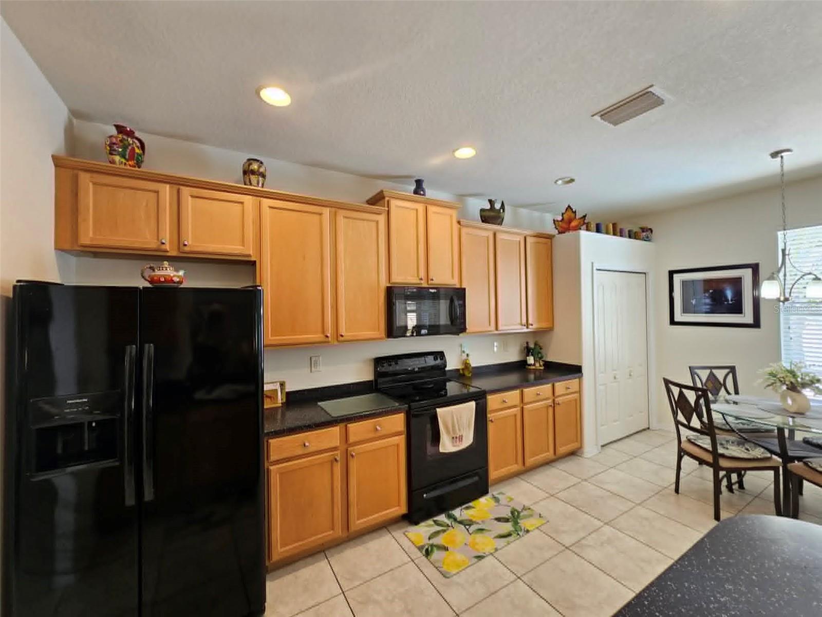 CRYSTAL LAKES - Residential