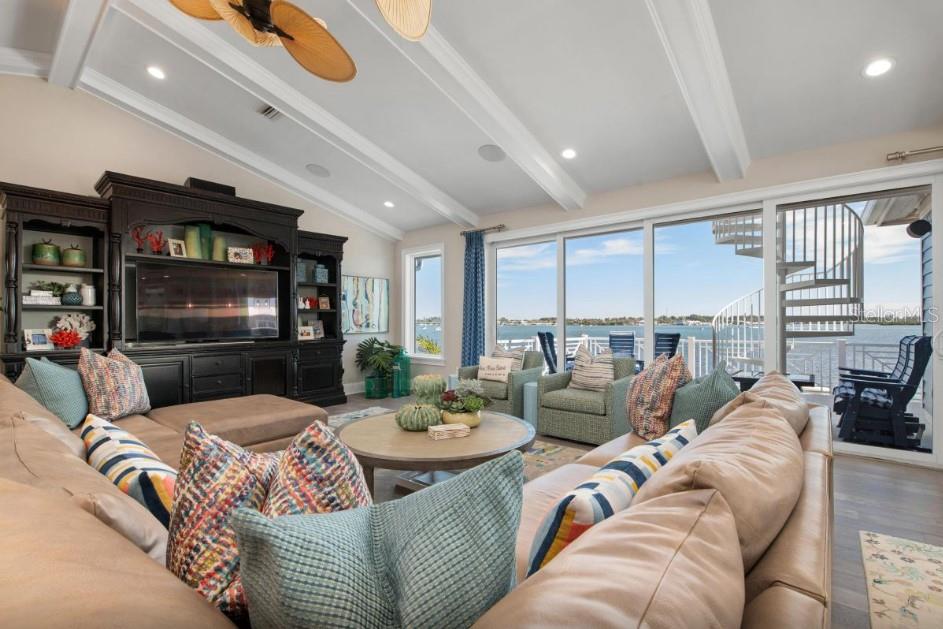 CORTEZ BEACH - Residential