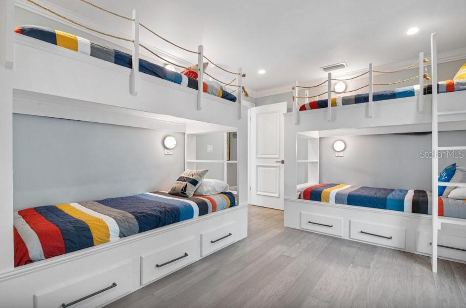 CORTEZ BEACH - Residential