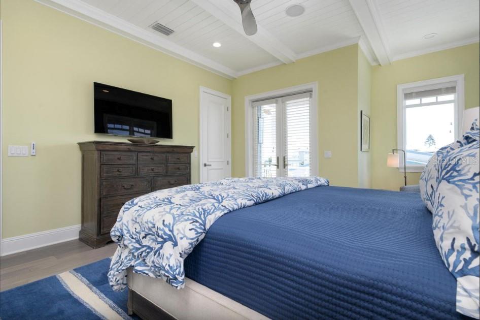 CORTEZ BEACH - Residential