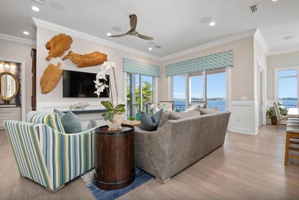 Photo of 110 10th Street S, Bradenton Beach, FL 34217 (MLS # A4683250)