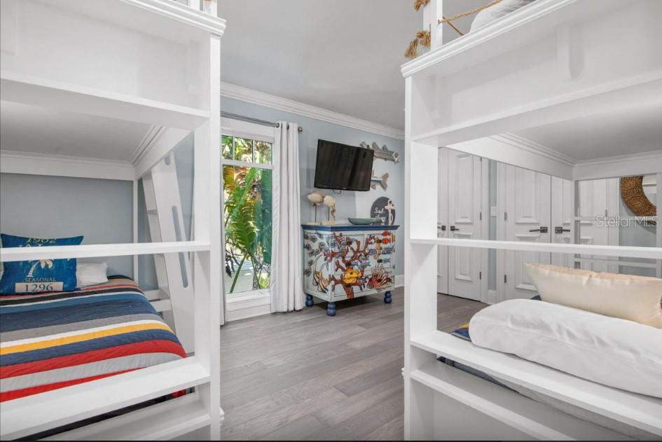 CORTEZ BEACH - Residential