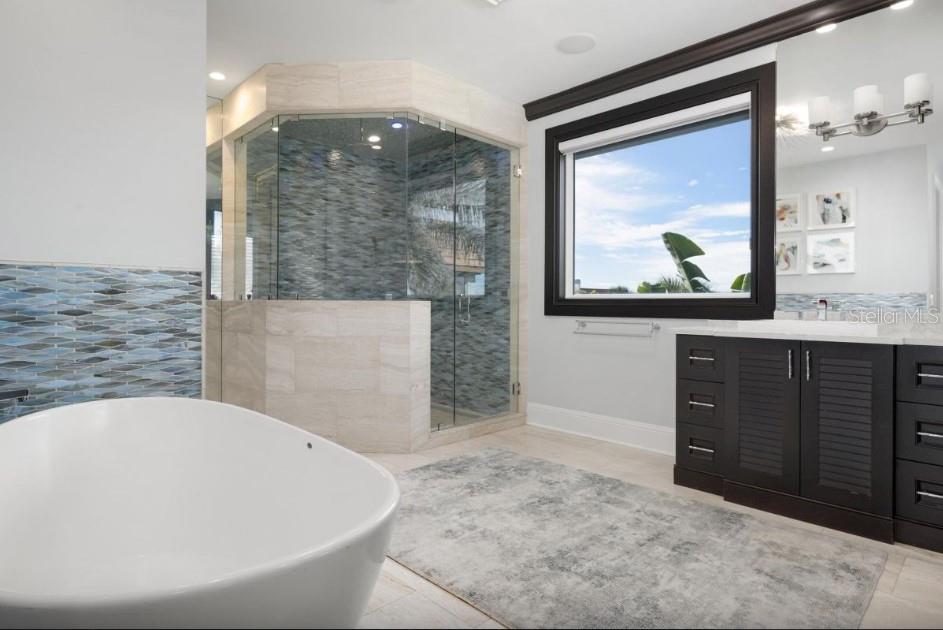 CORTEZ BEACH - Residential