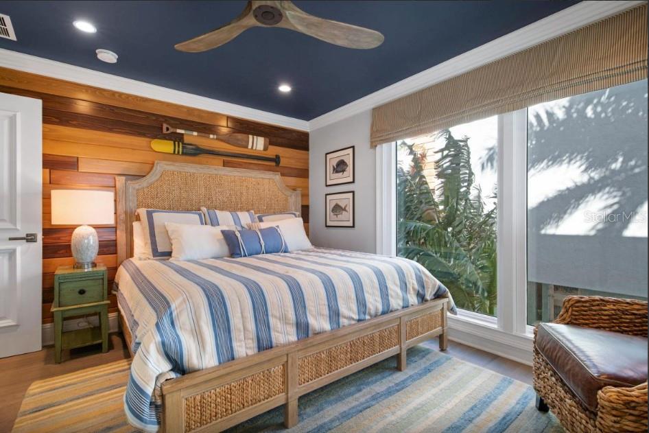 CORTEZ BEACH - Residential