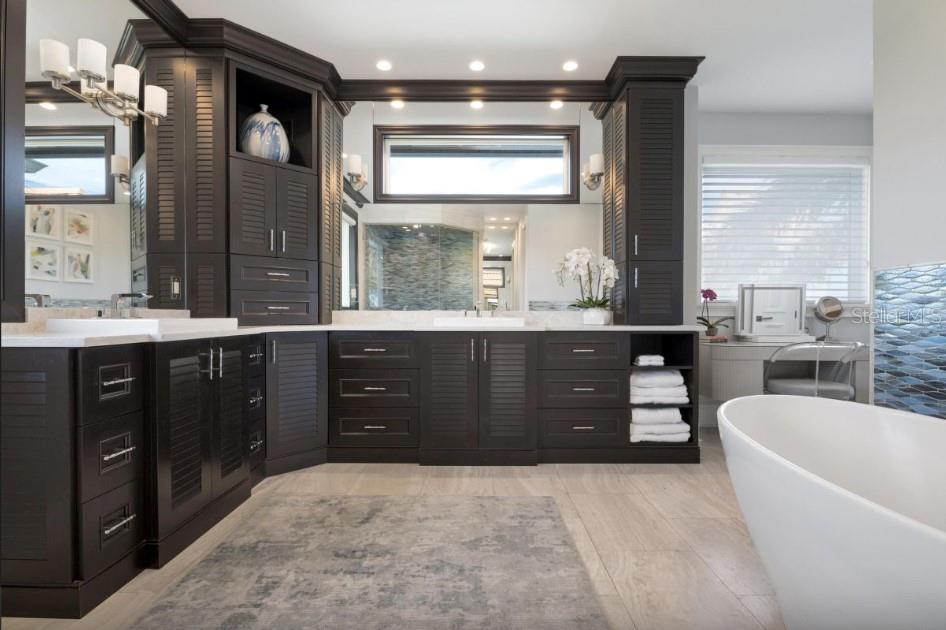 CORTEZ BEACH - Residential