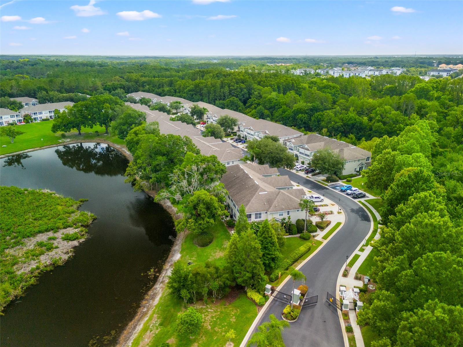 HUNTINGTON RIDGE TOWNHOMES - Residential Lease