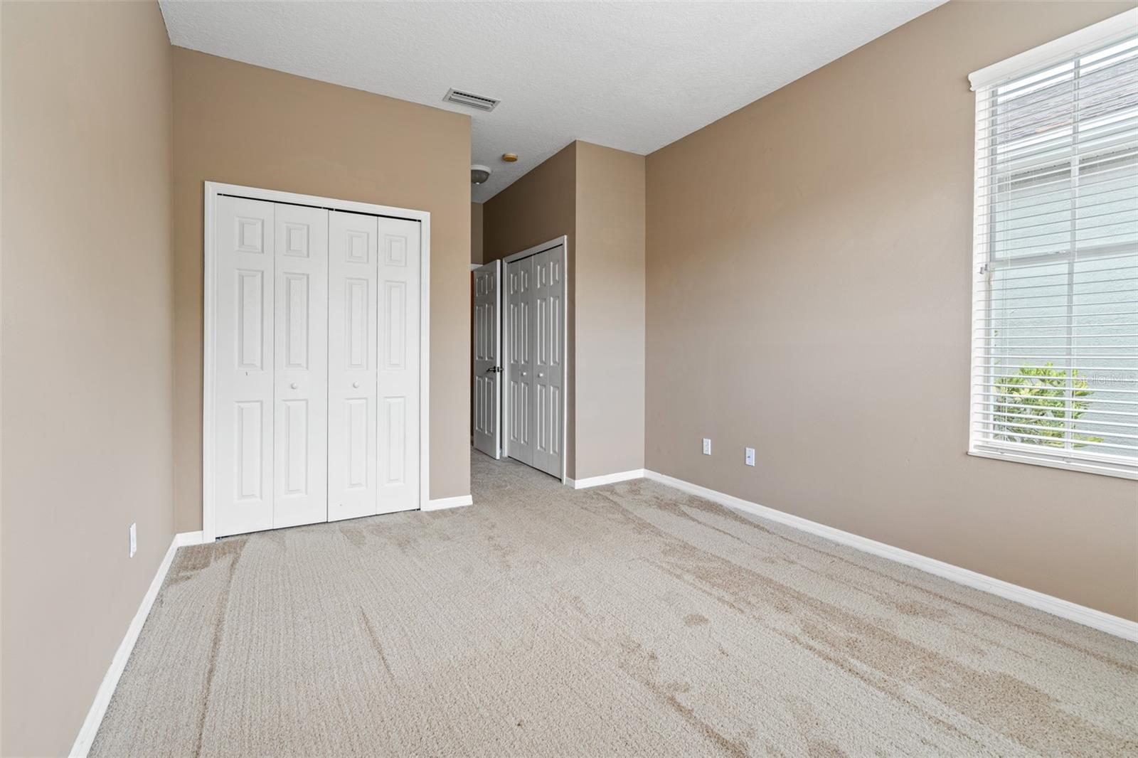 HUNTINGTON RIDGE TOWNHOMES - Residential Lease