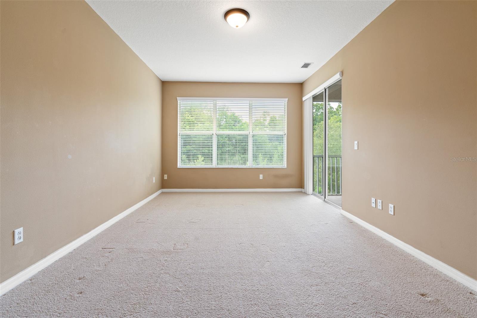 HUNTINGTON RIDGE TOWNHOMES - Residential Lease