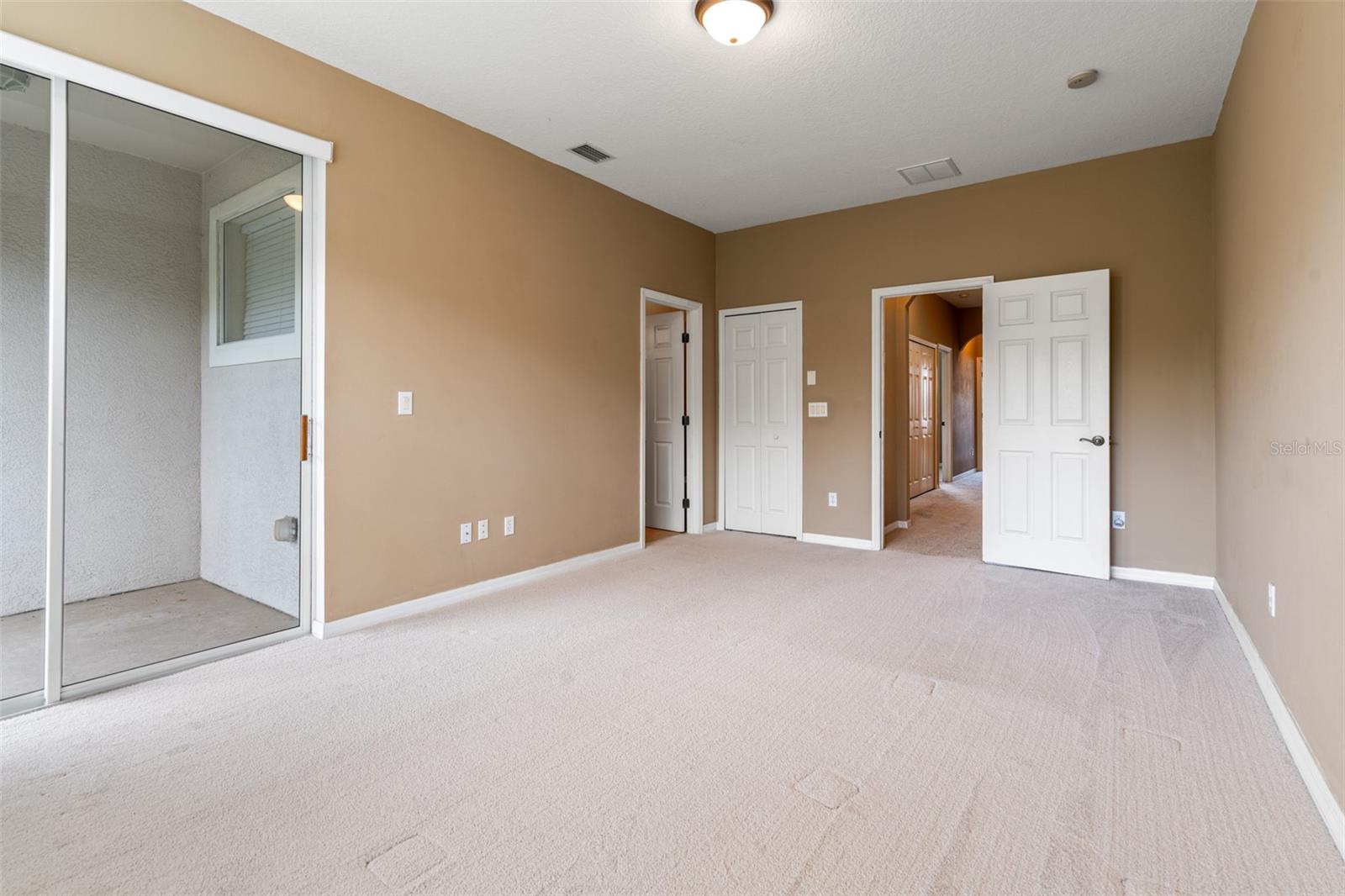 HUNTINGTON RIDGE TOWNHOMES - Residential Lease