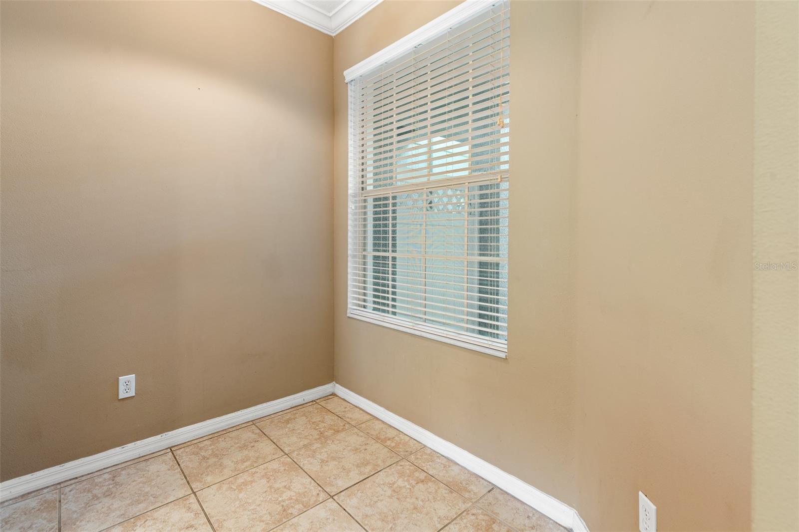 HUNTINGTON RIDGE TOWNHOMES - Residential Lease