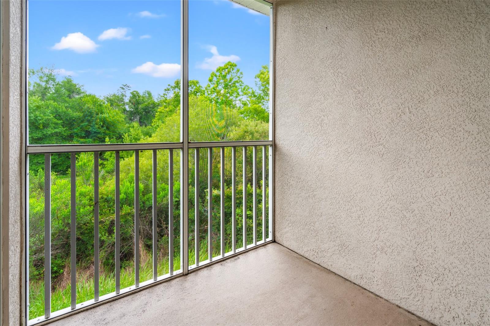 HUNTINGTON RIDGE TOWNHOMES - Residential Lease