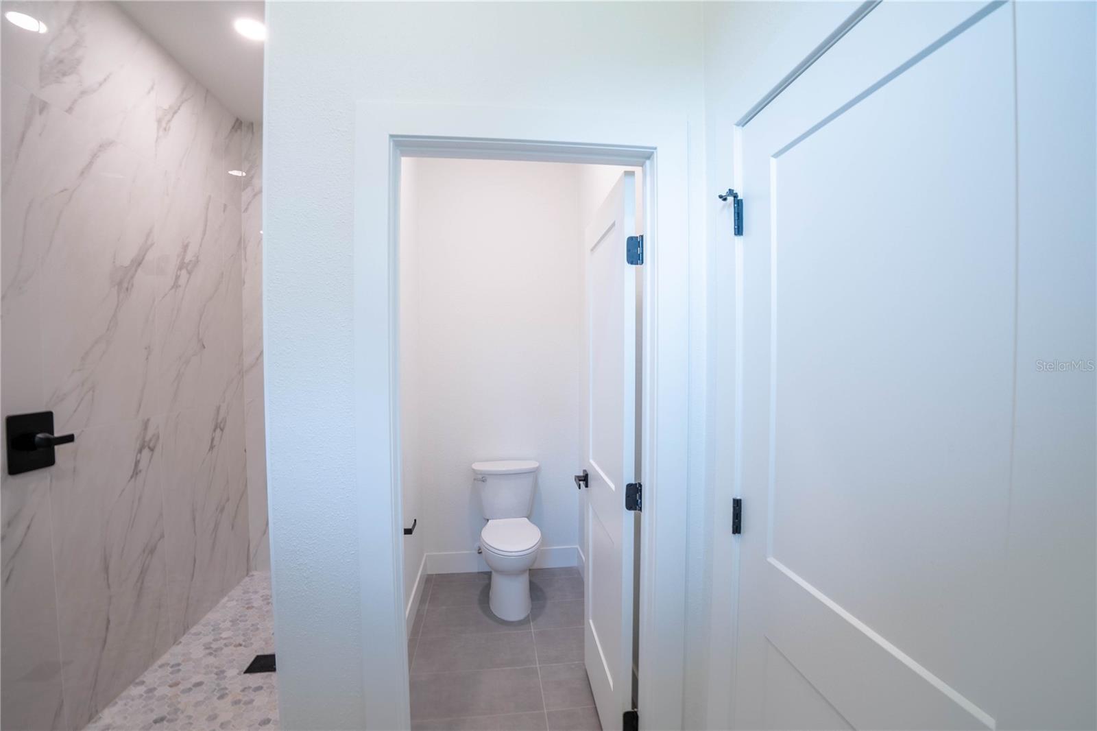 LA PALOMA - Residential Lease