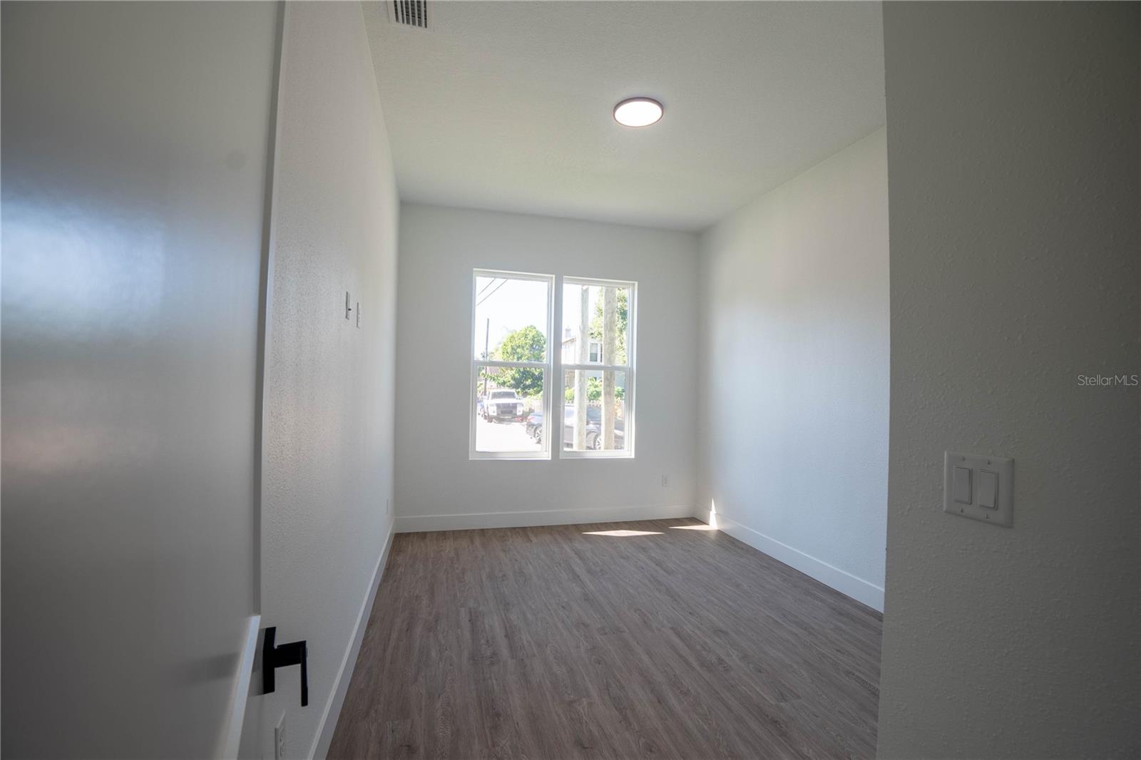 LA PALOMA - Residential Lease