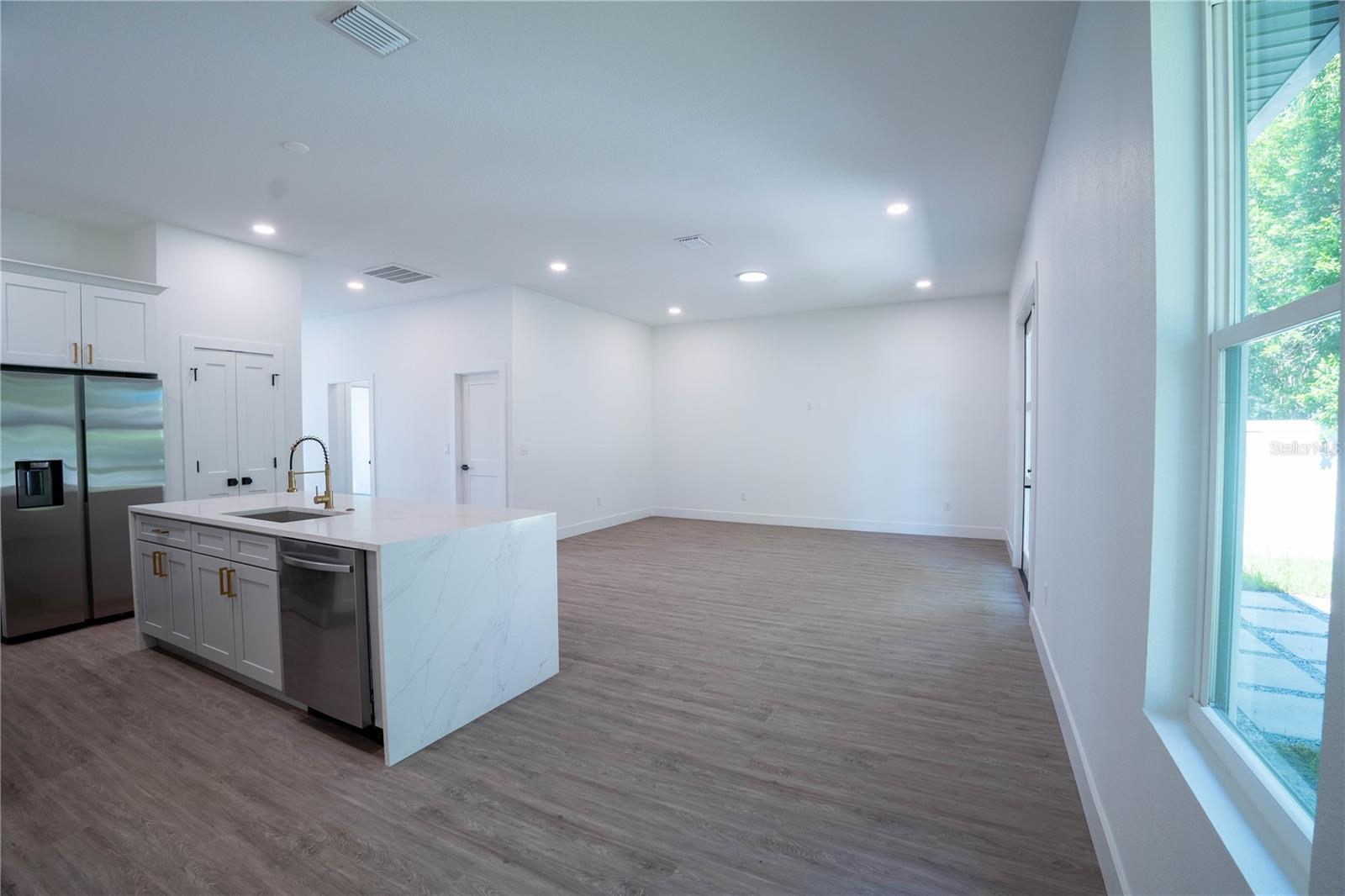 LA PALOMA - Residential Lease