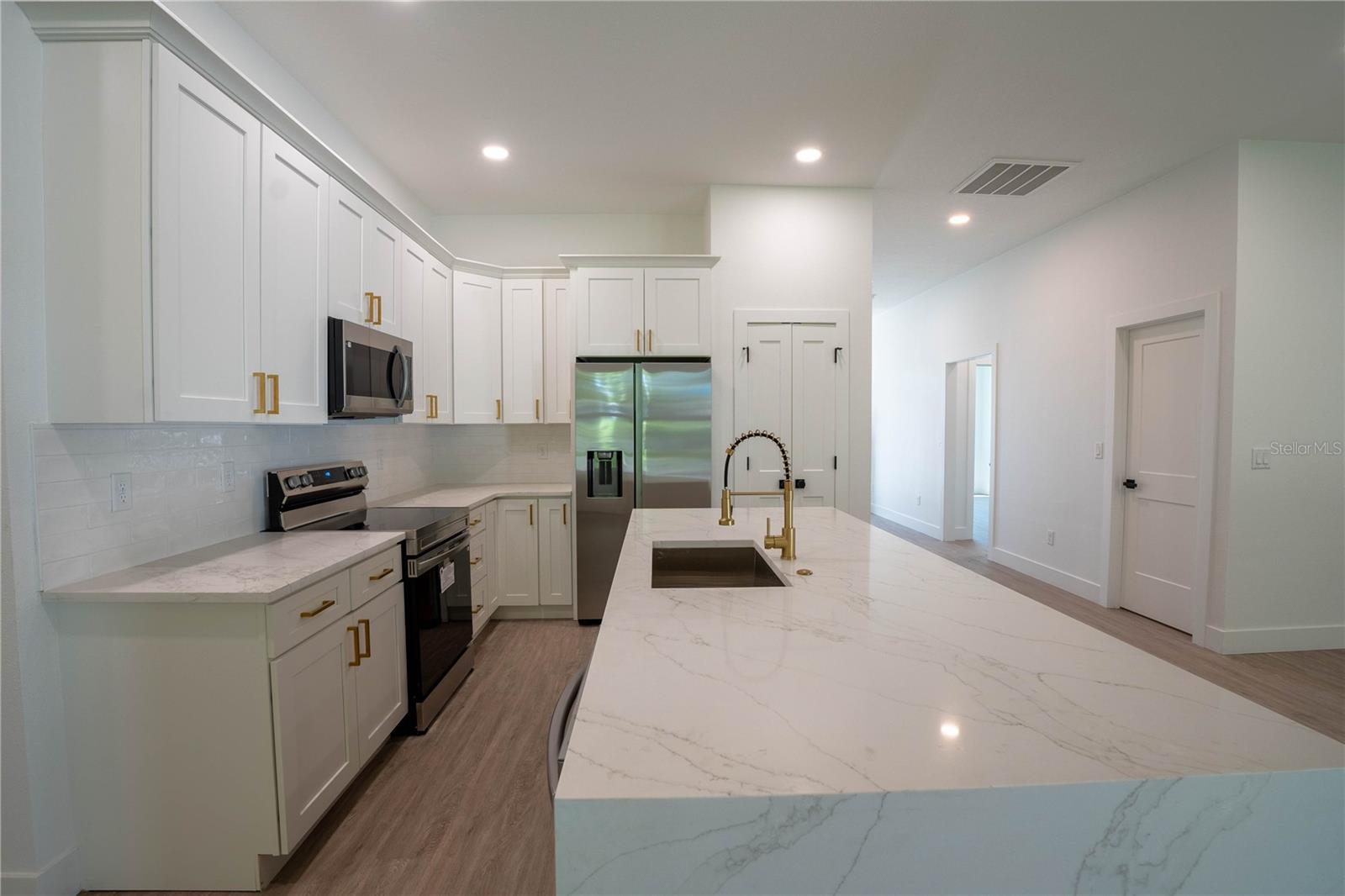 LA PALOMA - Residential Lease