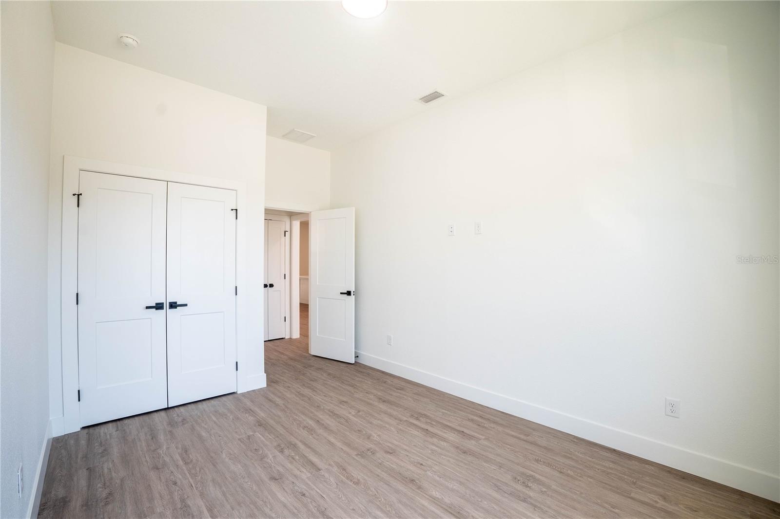 LA PALOMA - Residential Lease