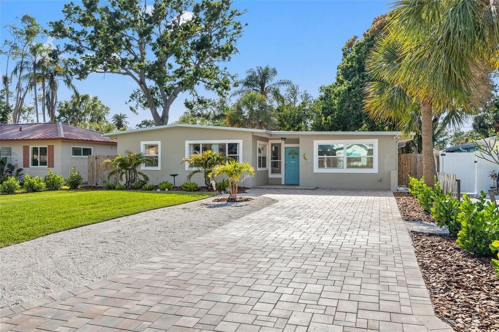 Photo of 1613 60th Street S, Gulfport, FL 33707 (MLS # TB8372377)