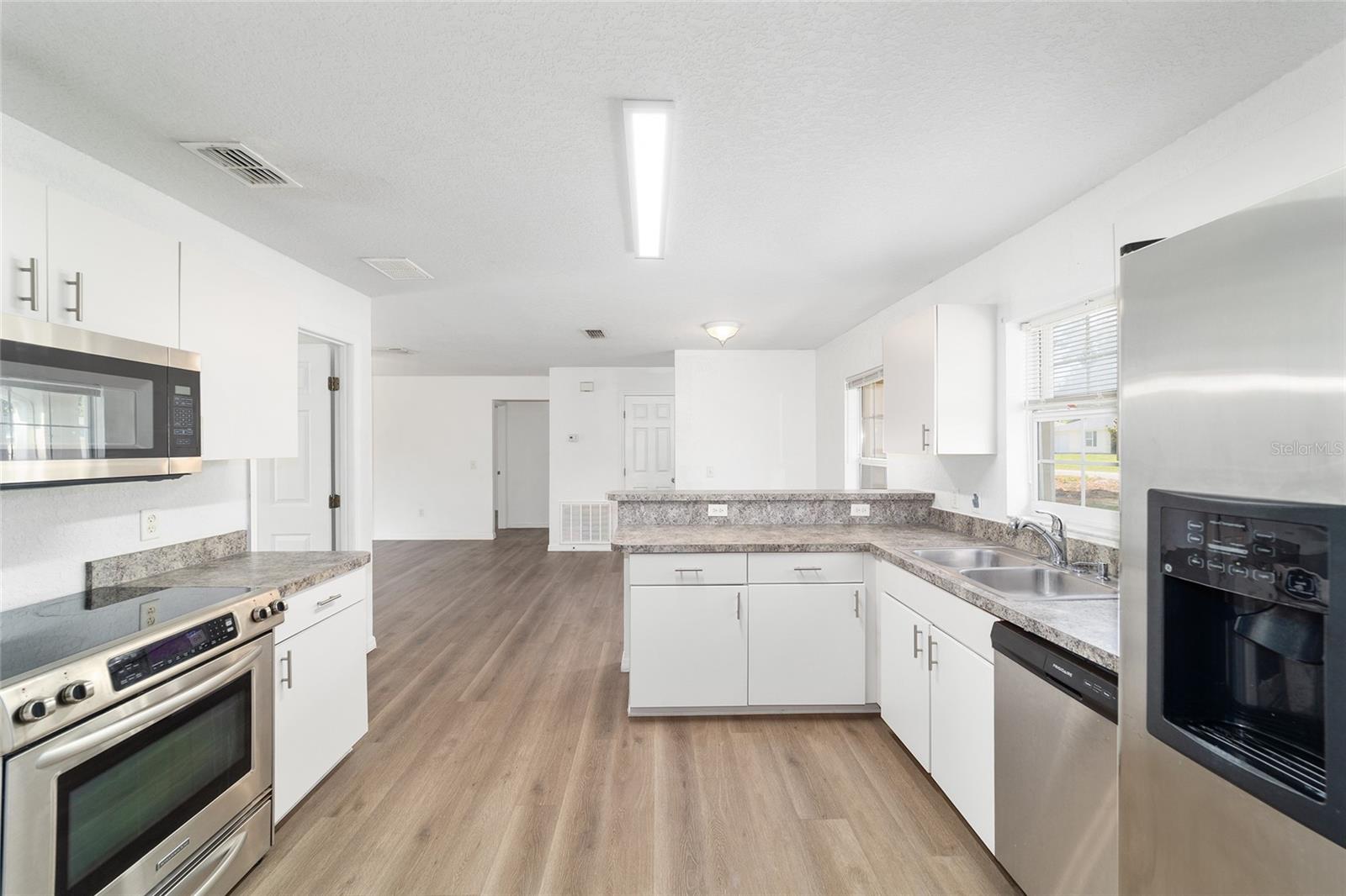 OCALA PARK ESTATE - Residential Lease