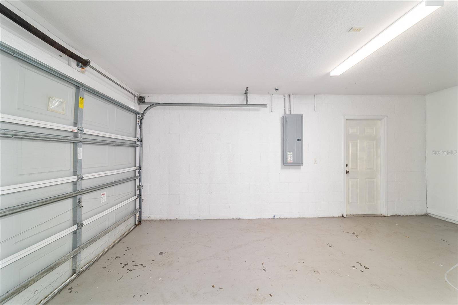 OCALA PARK ESTATE - Residential Lease