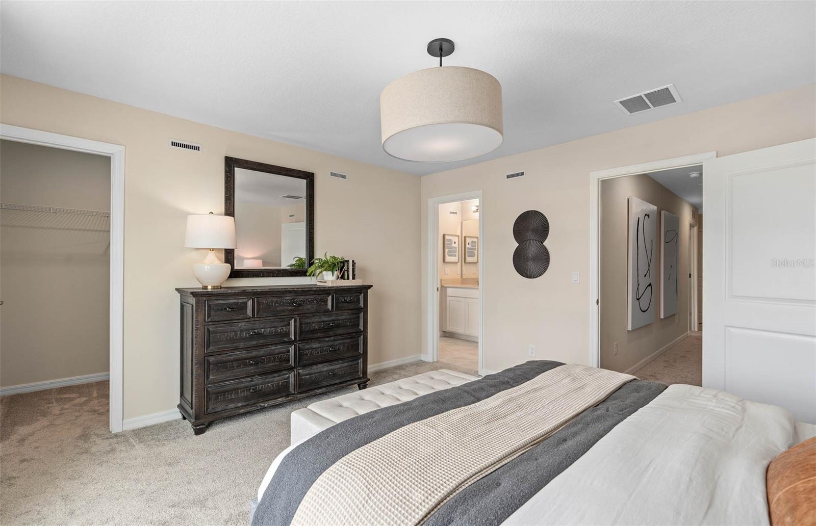 OVIEDO SQUARE - Residential