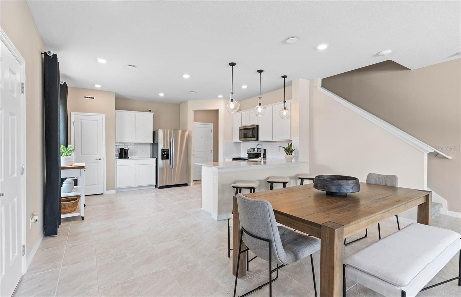 OVIEDO SQUARE - Residential