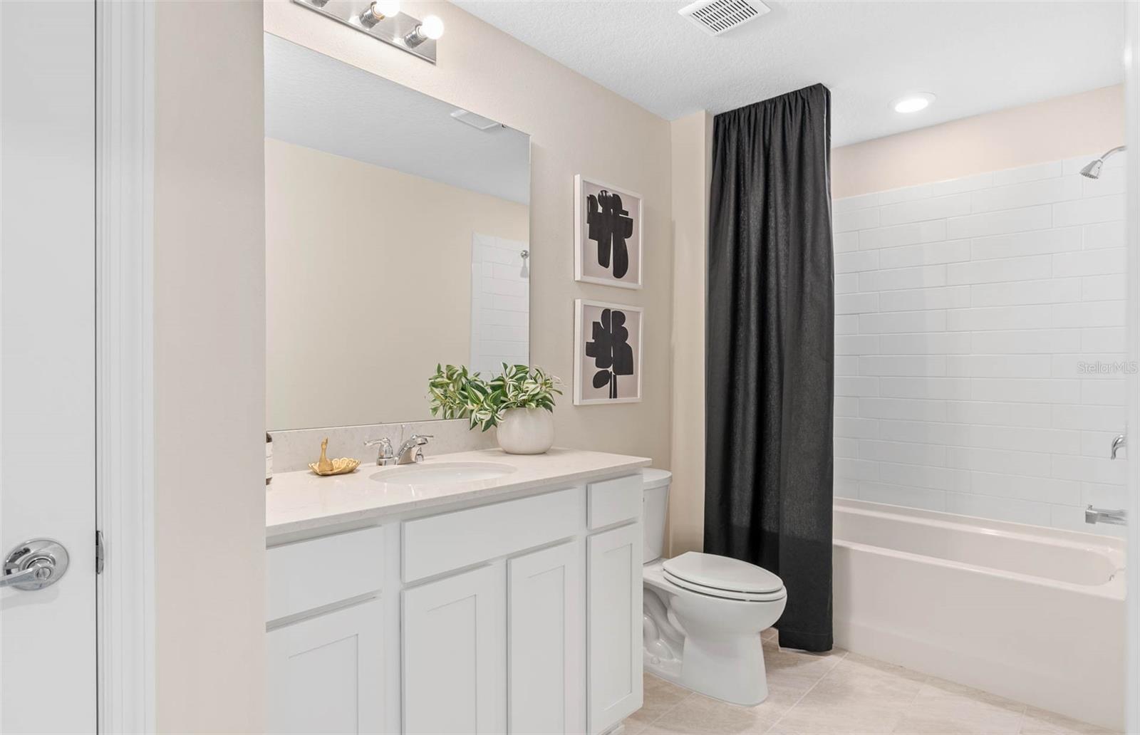 OVIEDO SQUARE - Residential