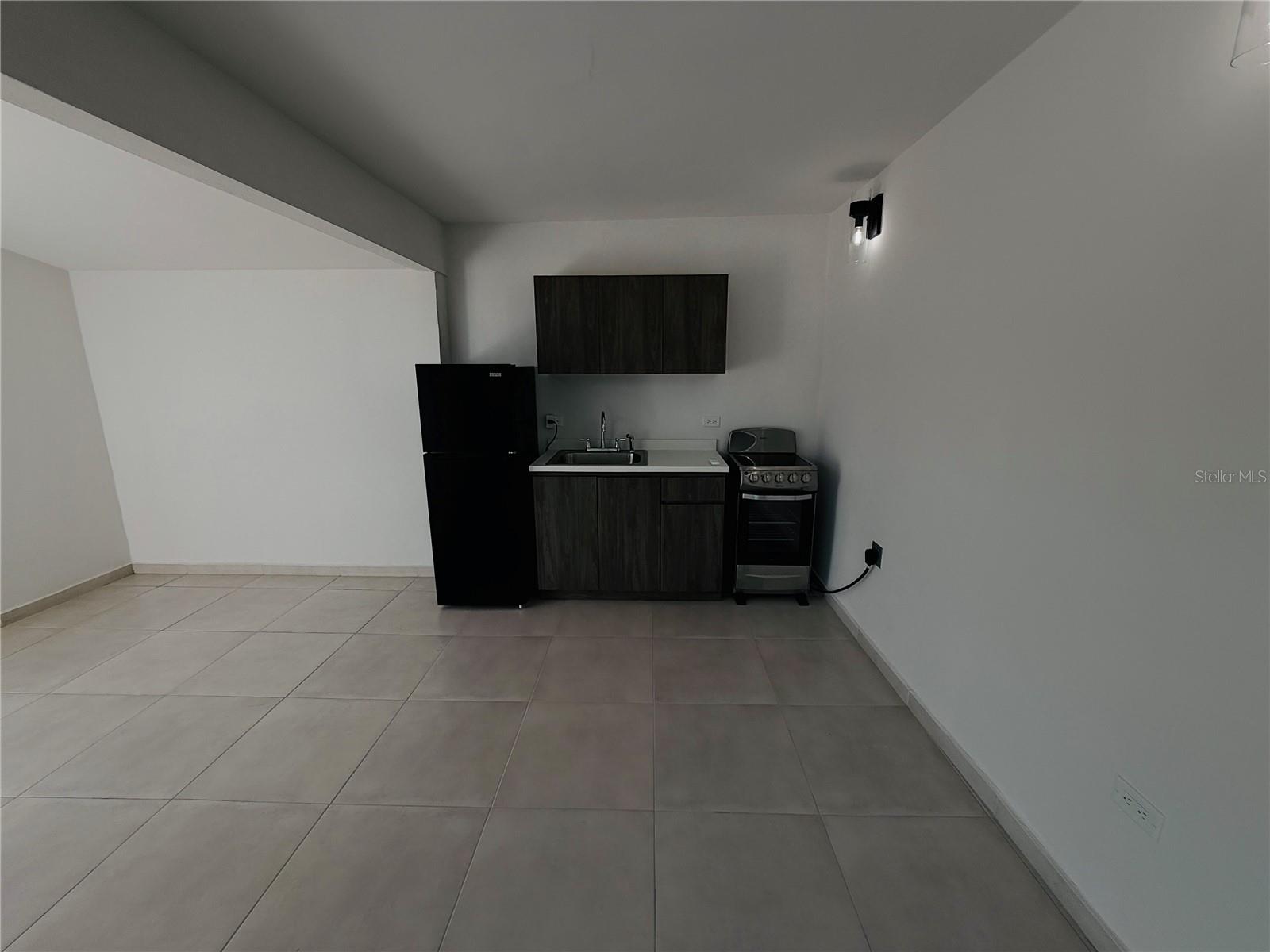 TRIPLEX HOUSE  Calle 5 D1 EXT. BUSO