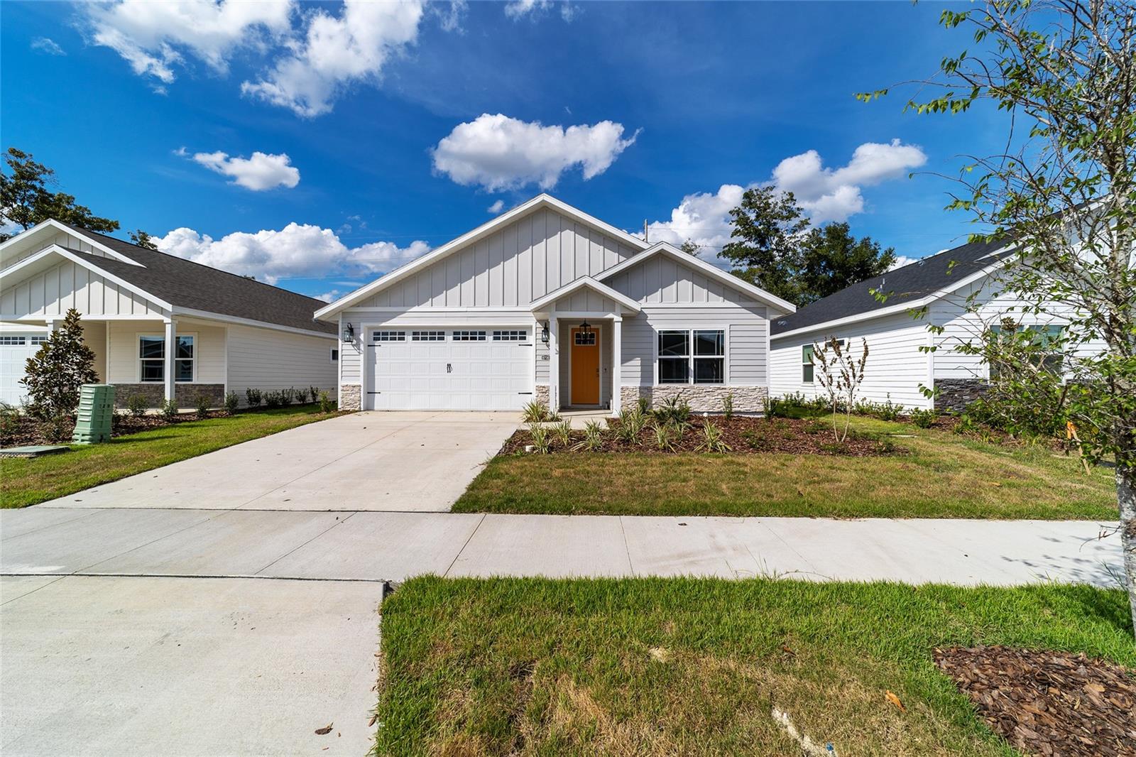 GRAND OAKS - Residential