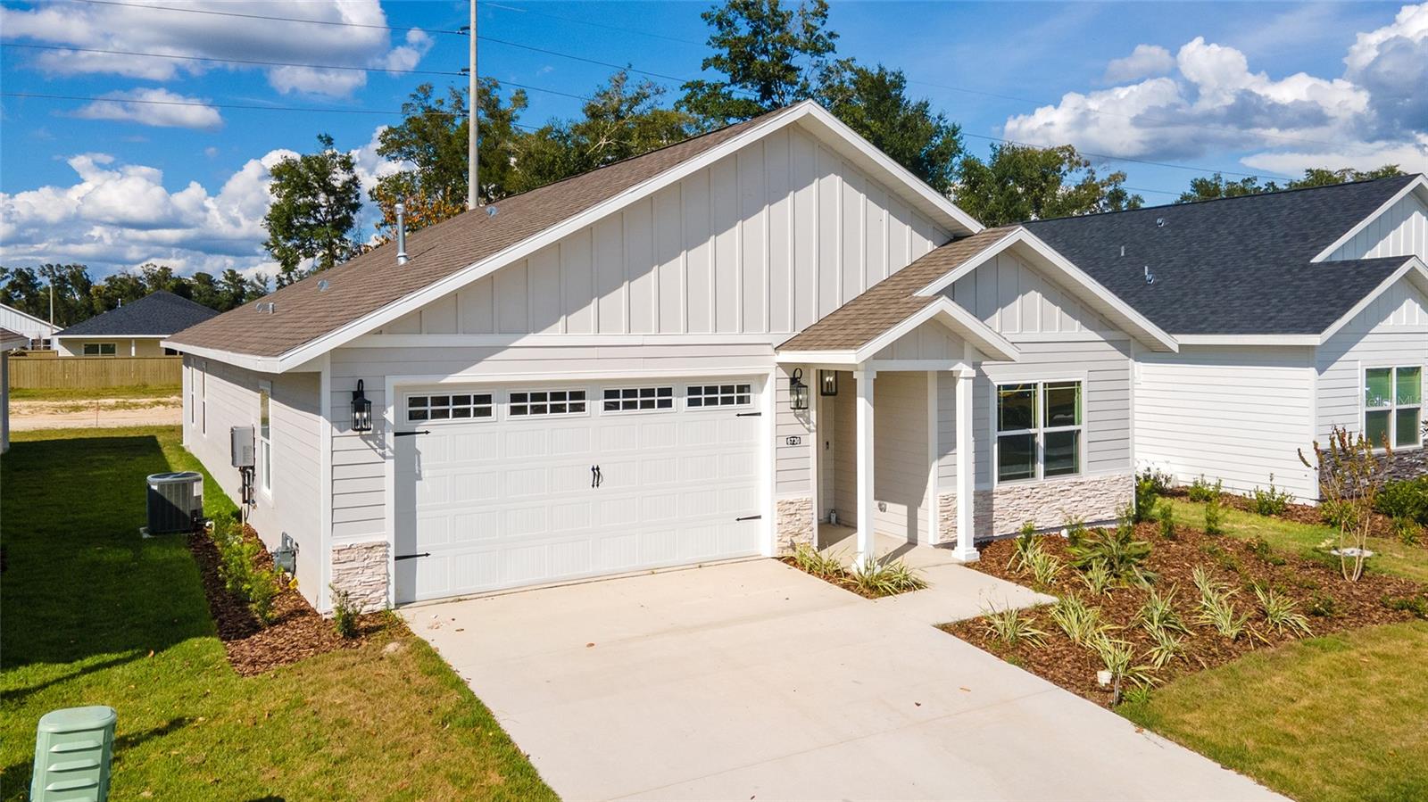 GRAND OAKS - Residential