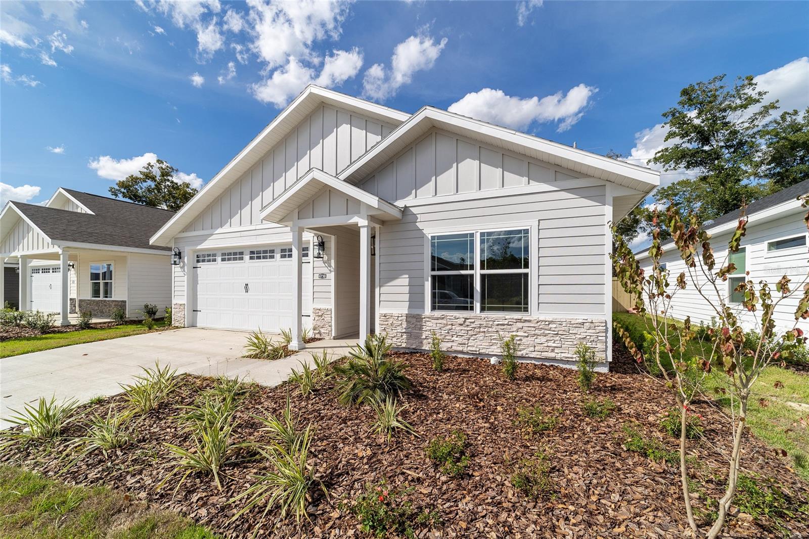GRAND OAKS - Residential