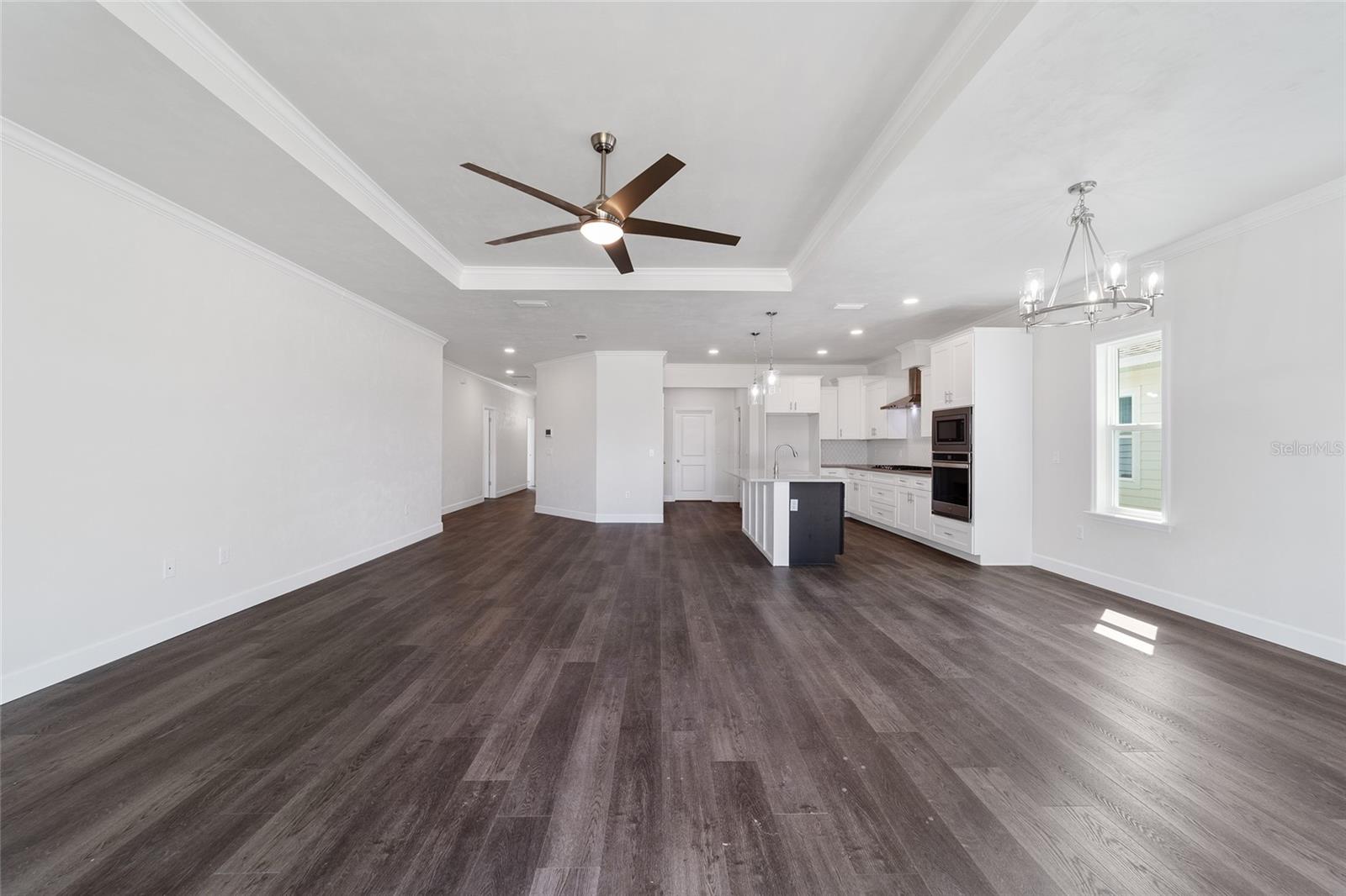 GRAND OAKS - Residential