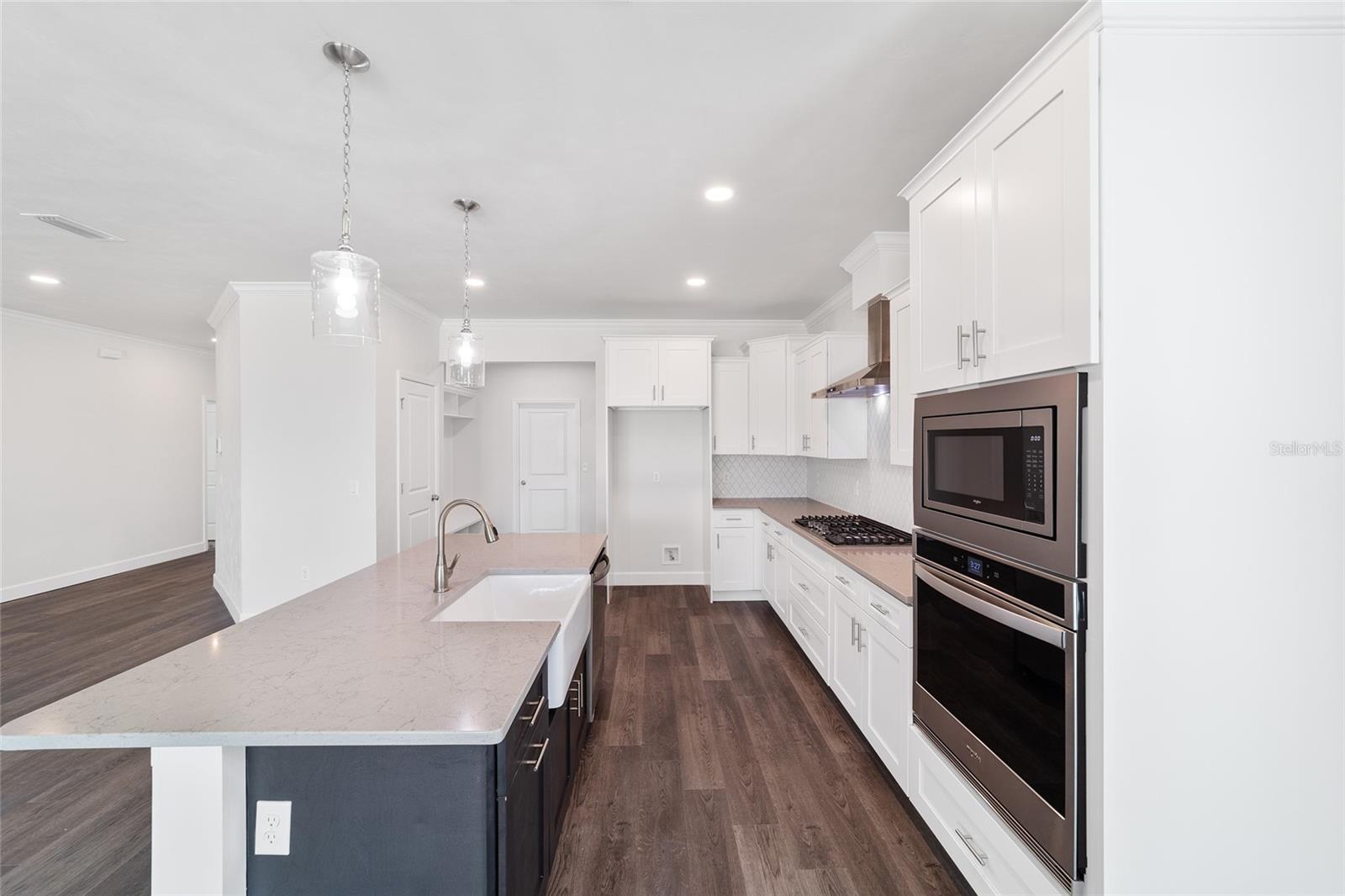 GRAND OAKS - Residential