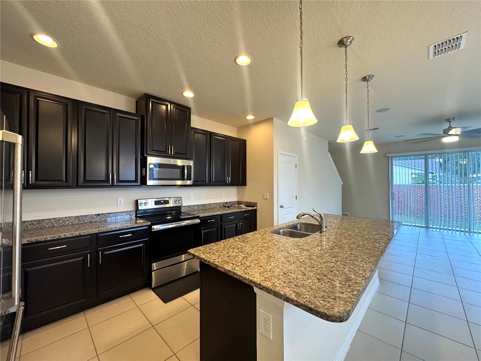 CENTRAL PARK TWNHMS - Residential Lease