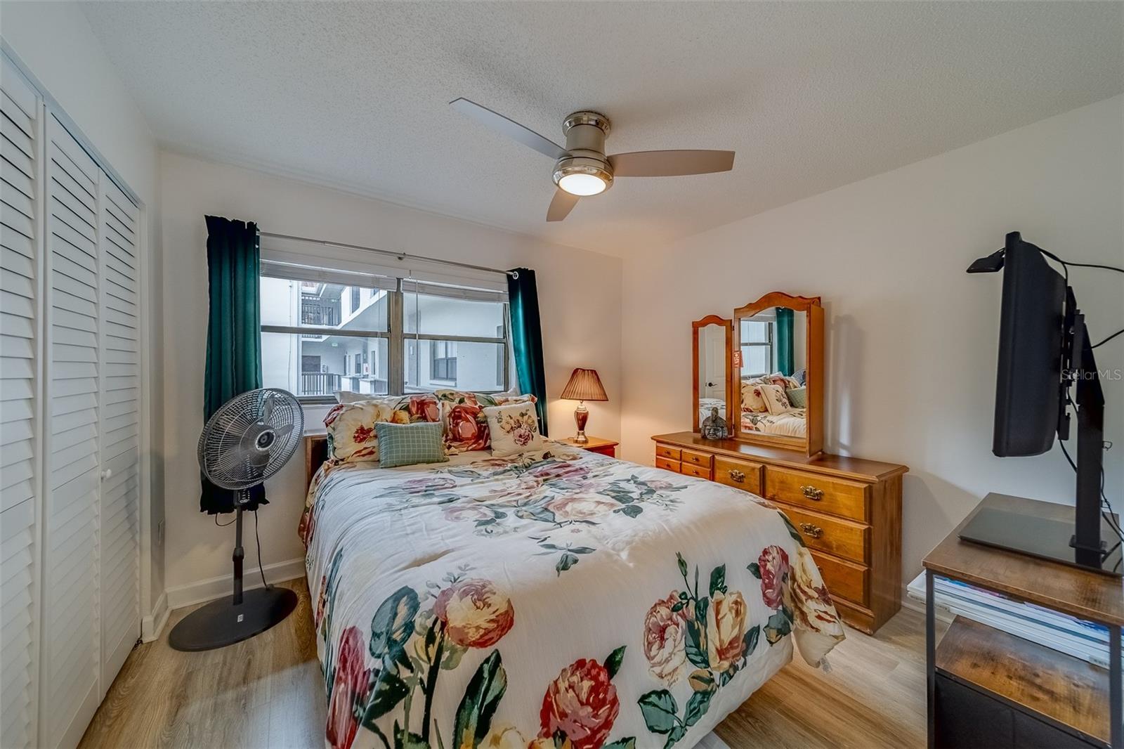 RUSTLEWOOD AT COUNTRYSIDE CONDO - Residential