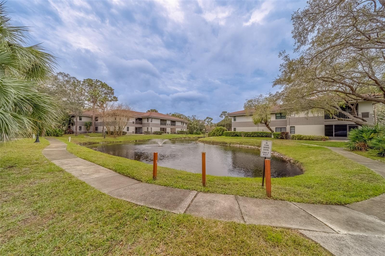 RUSTLEWOOD AT COUNTRYSIDE CONDO - Residential