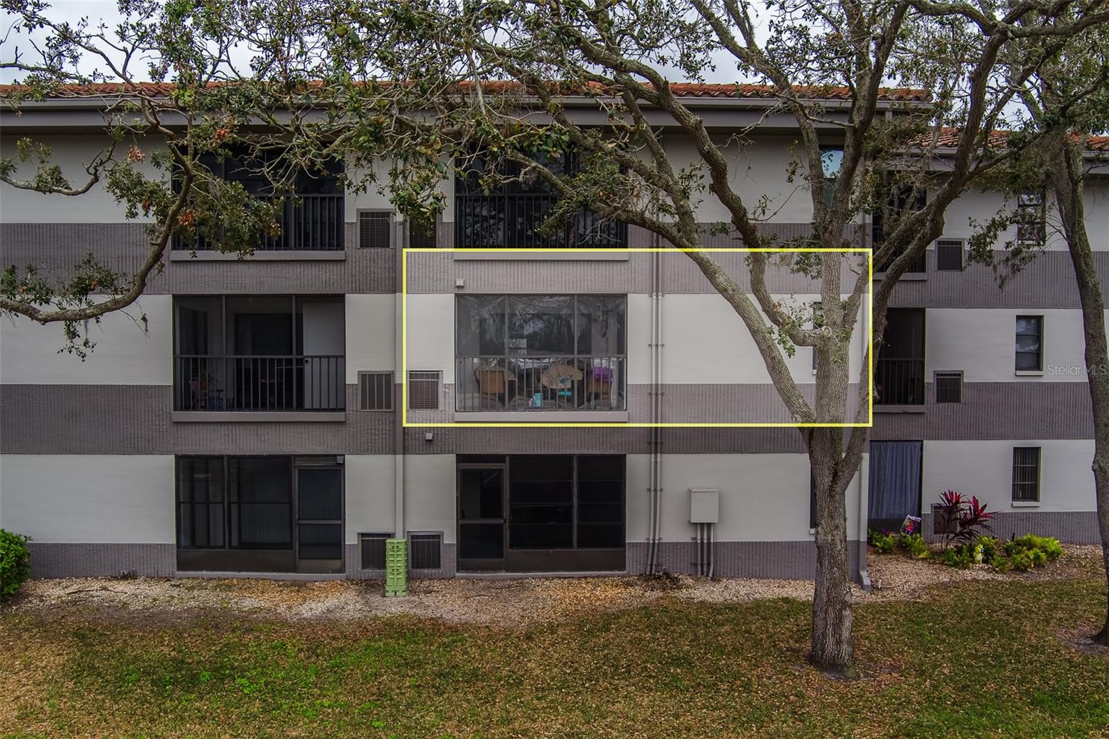 RUSTLEWOOD AT COUNTRYSIDE CONDO - Residential