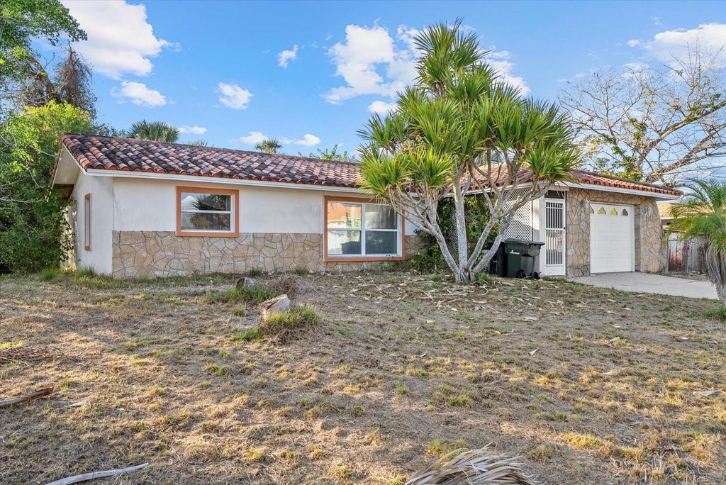 Photo of 100 Siena Place, North Port, FL 34287 (MLS # N6142869)