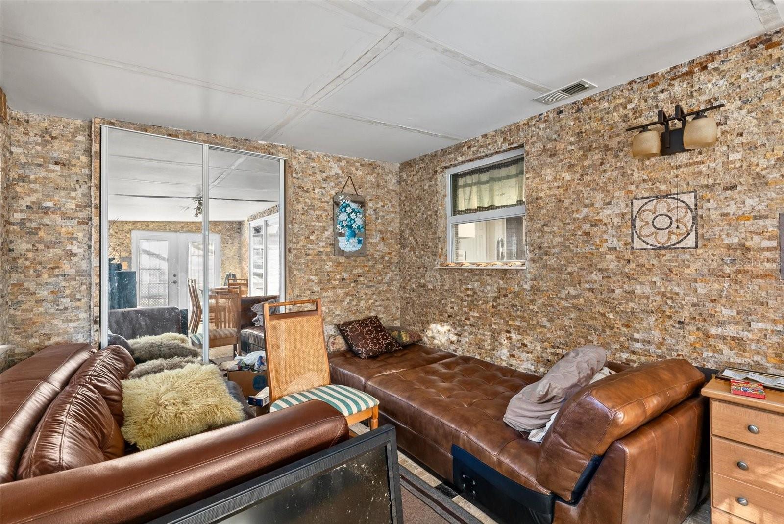 WARM MINERAL SPGS - Residential