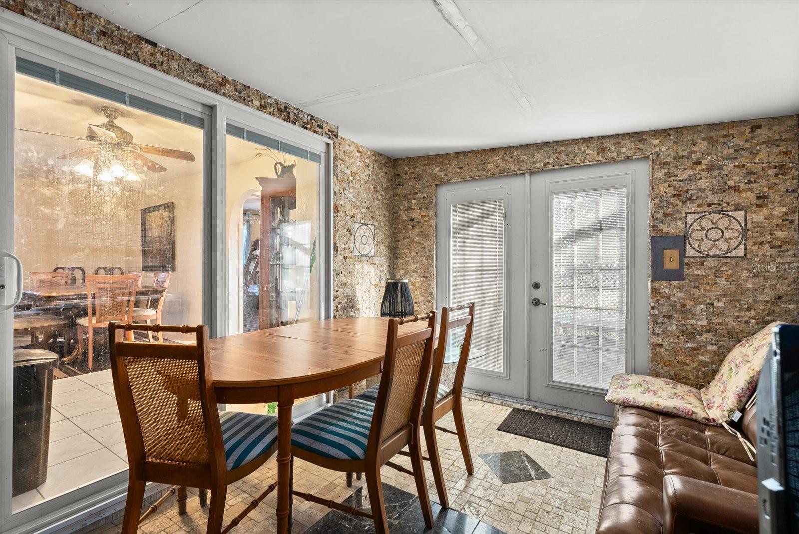 WARM MINERAL SPGS - Residential